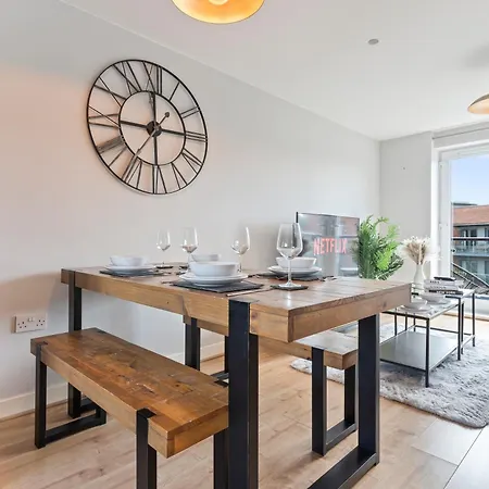 Centre Serviced Лидс