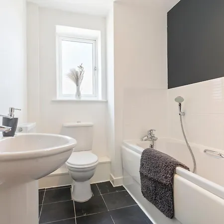 Apartment Centre Serviced