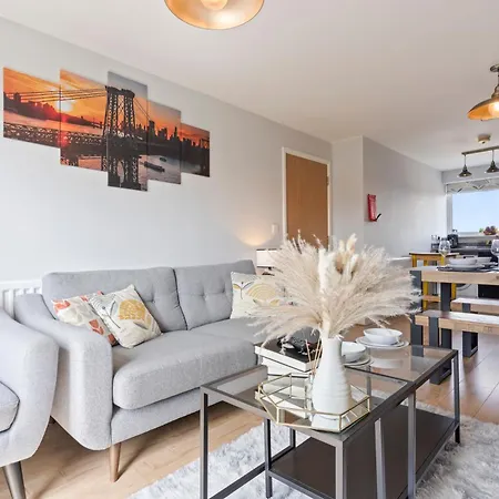 Apartment Centre Serviced *